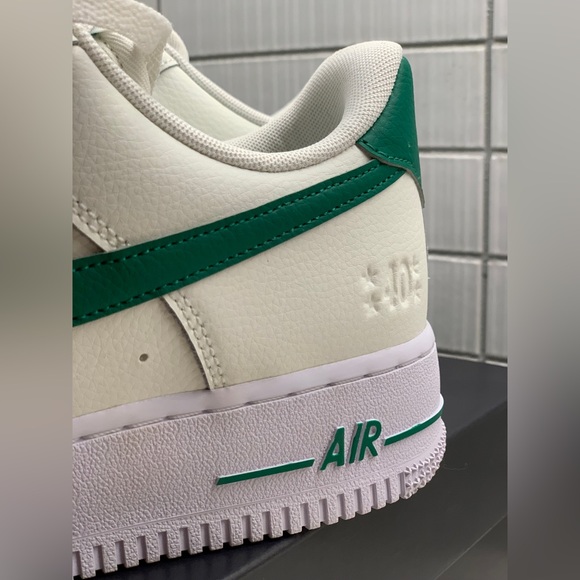 Nike Air Force 1 ‘07 green and gold men shoes - Picture 3 of 6